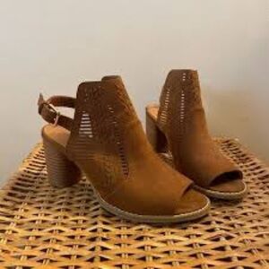 Universal Thread Brown Peep-Toe Ankle Booties